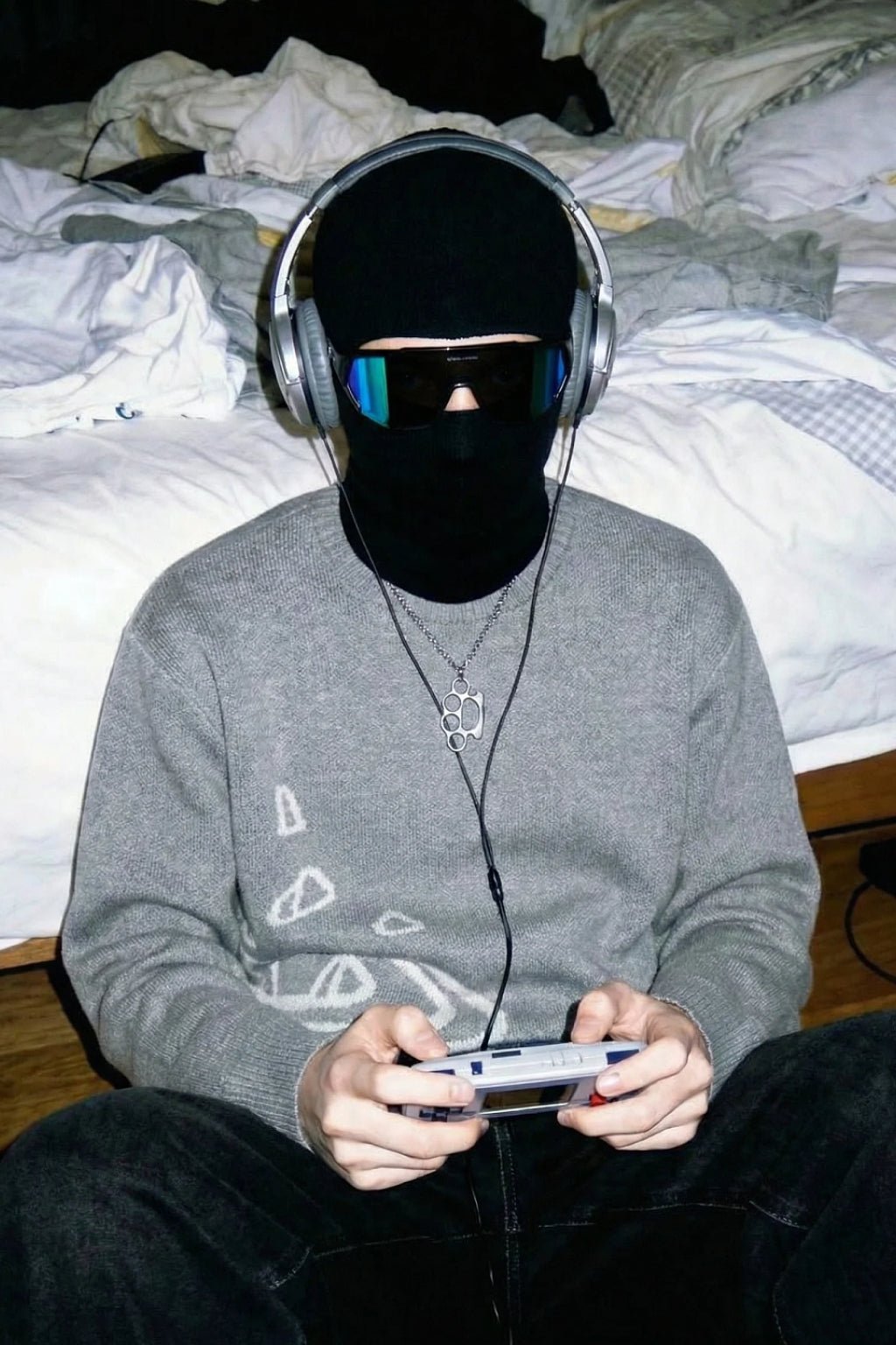 Collier poing americain - y2k streetwear