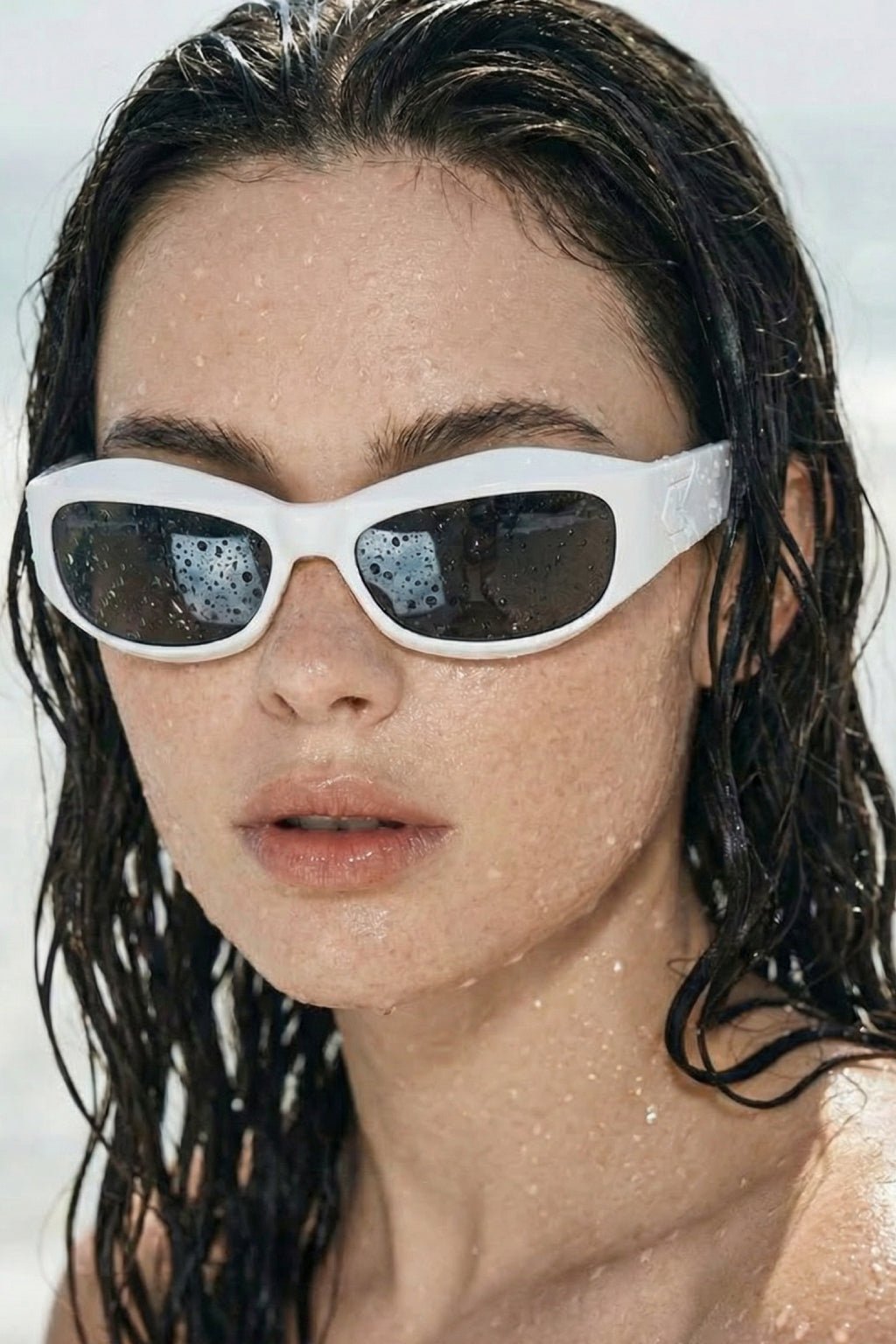 Lunette de soleil futuriste - y2k streetwear