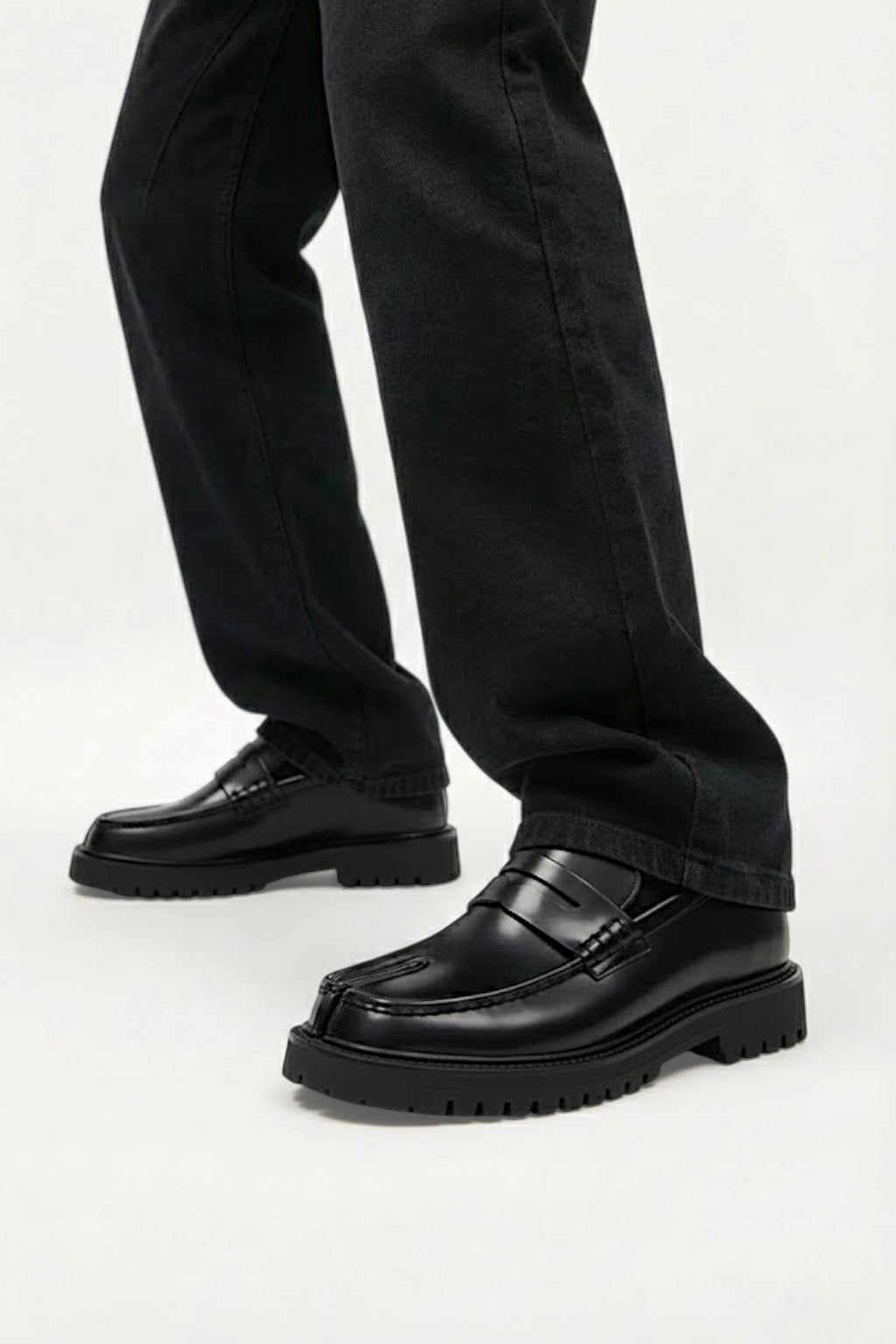 Tabi loafers - y2k streetwear