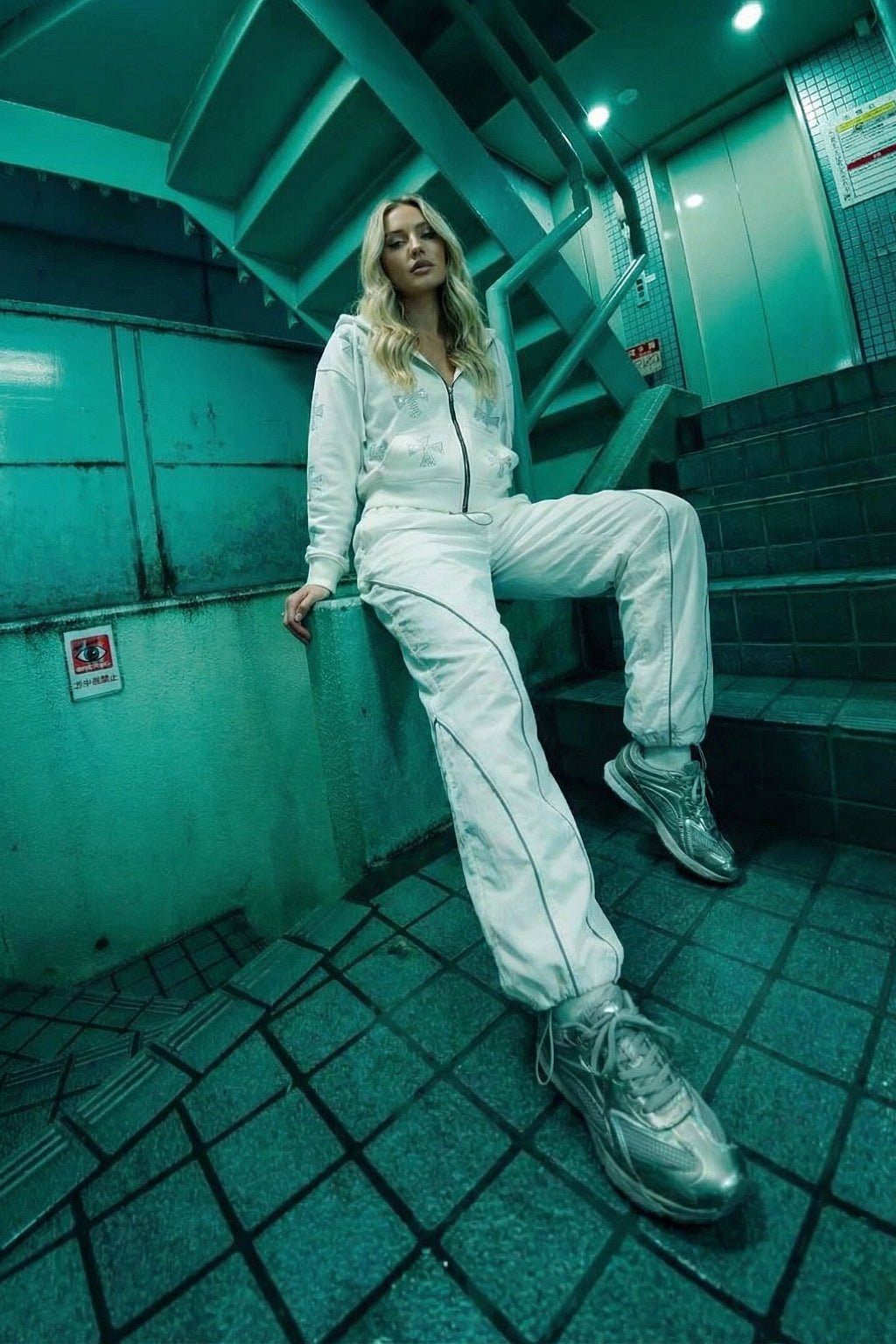 White track pants - y2k streetwear